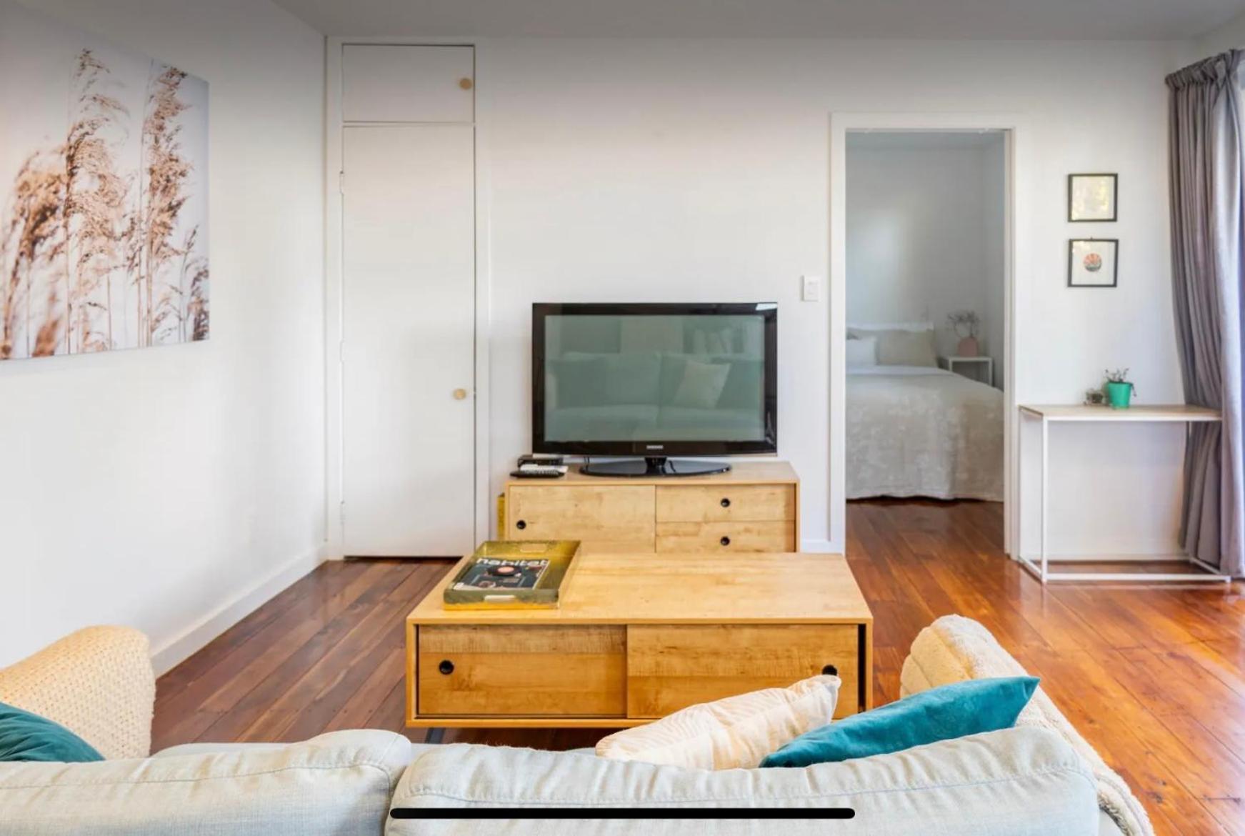 Sunny - Close To Airport & Napier